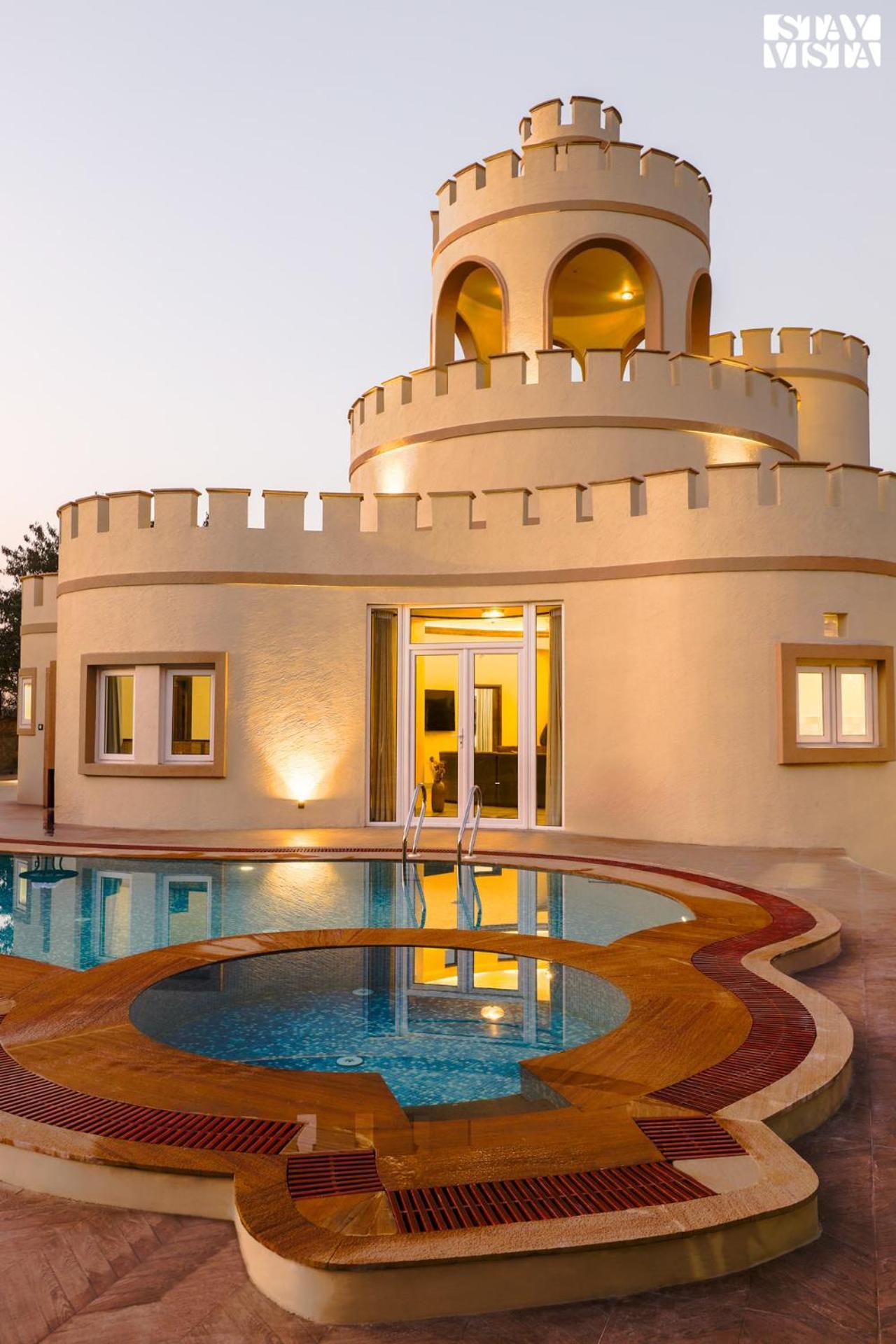 Stayvista'S Mystic Castle With Terrace, Swimming Pool, Lawn With Gazebo Jaipur Exterior photo