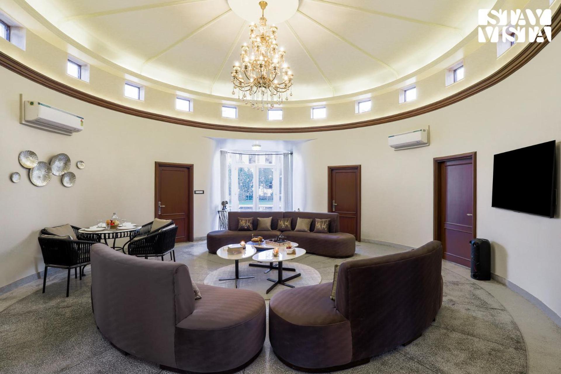 Stayvista'S Mystic Castle With Terrace, Swimming Pool, Lawn With Gazebo Jaipur Exterior photo